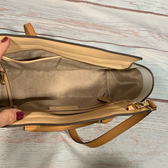 Michael Kors Med Selma Tricolor Leather Satchel - Picture 3 of 6